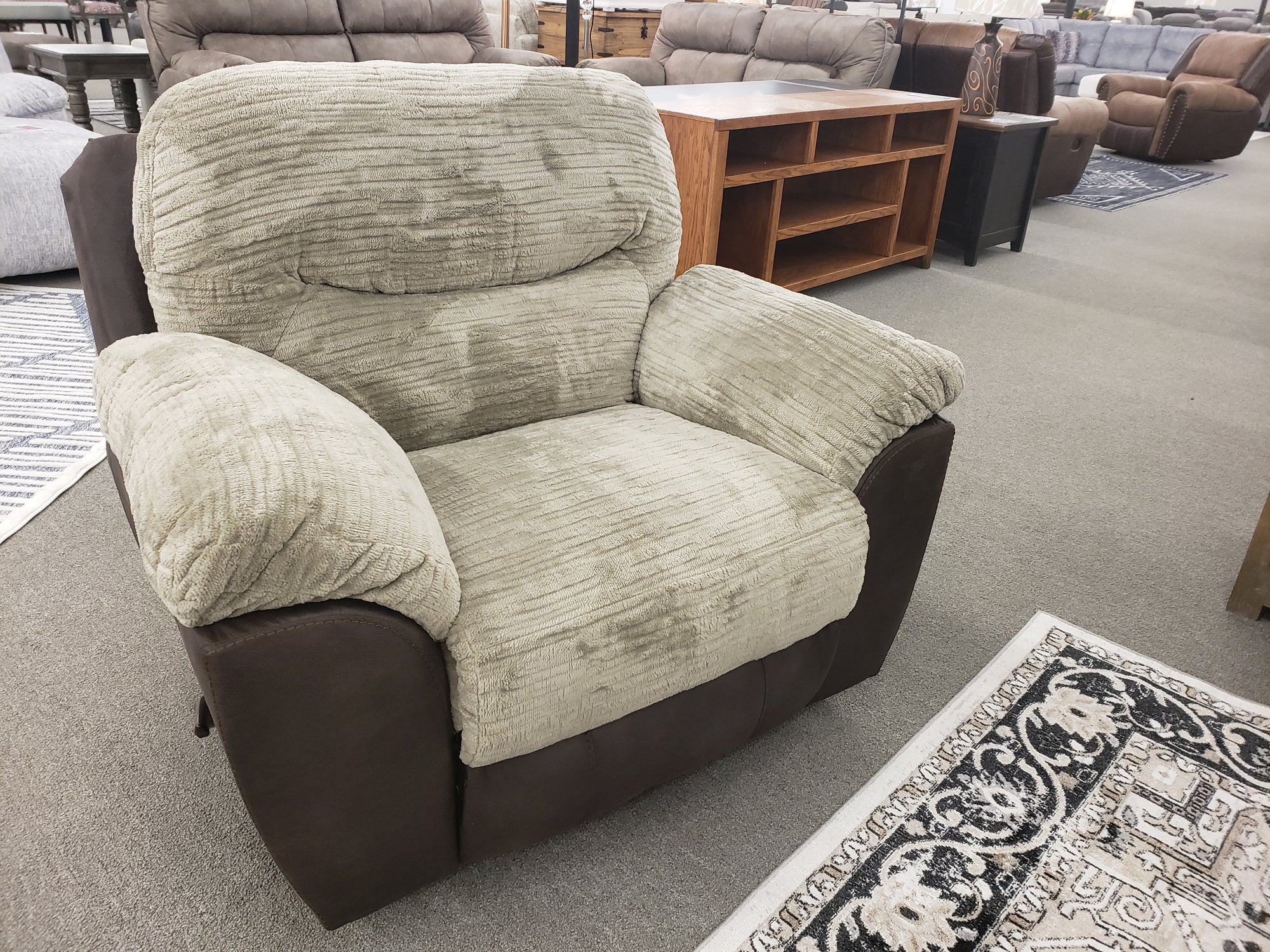 6566 FI-CNJ Sofa And Loveseat