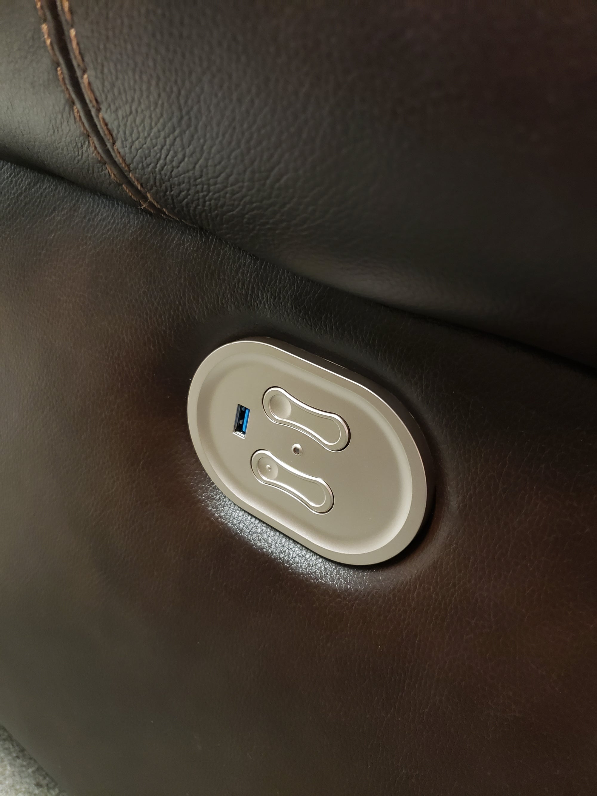 U957 FI-A Powered Recliner W/Adjustable Headrest