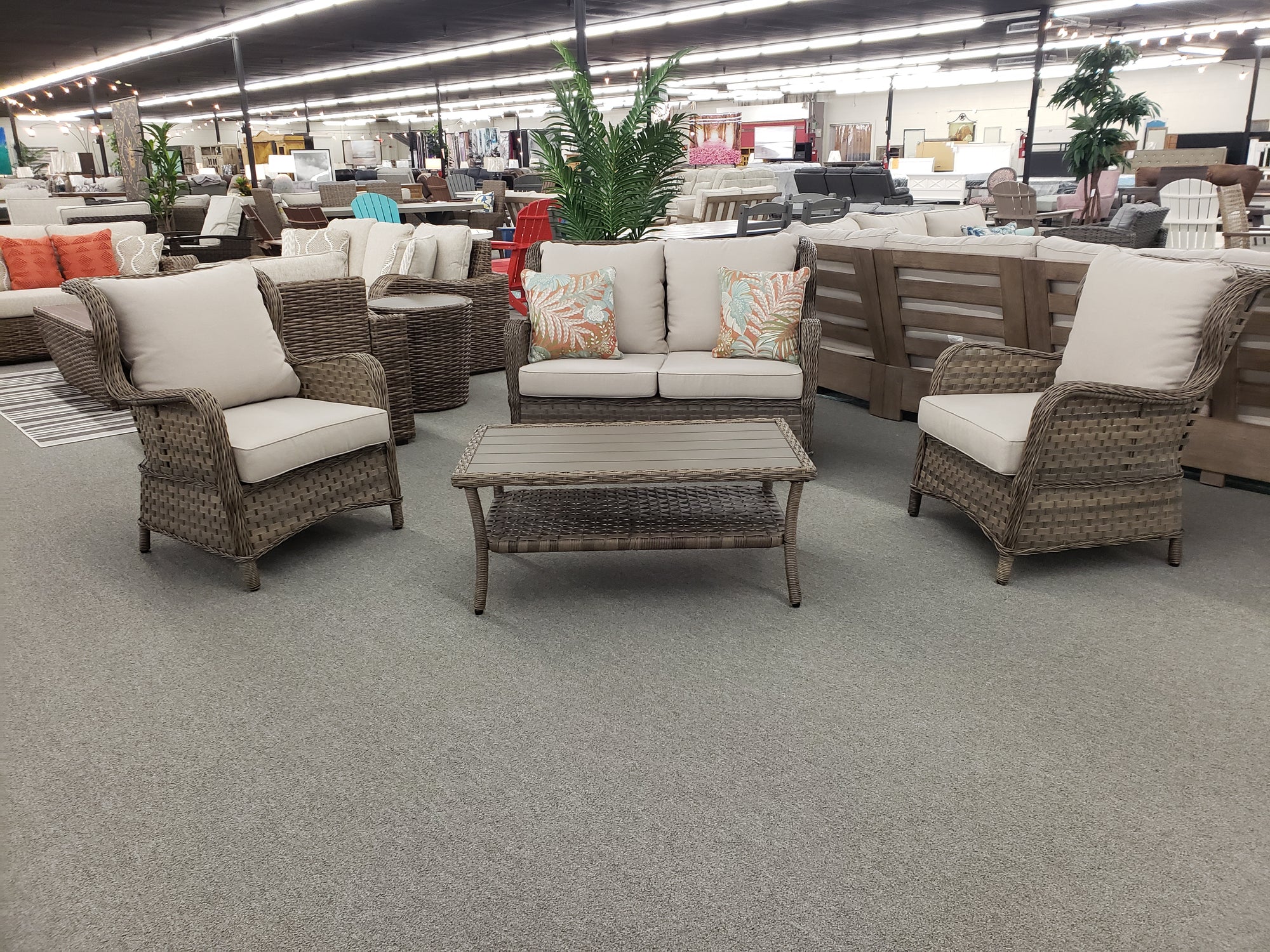 P618-FI-A Outdoor Sofa & Loveseat