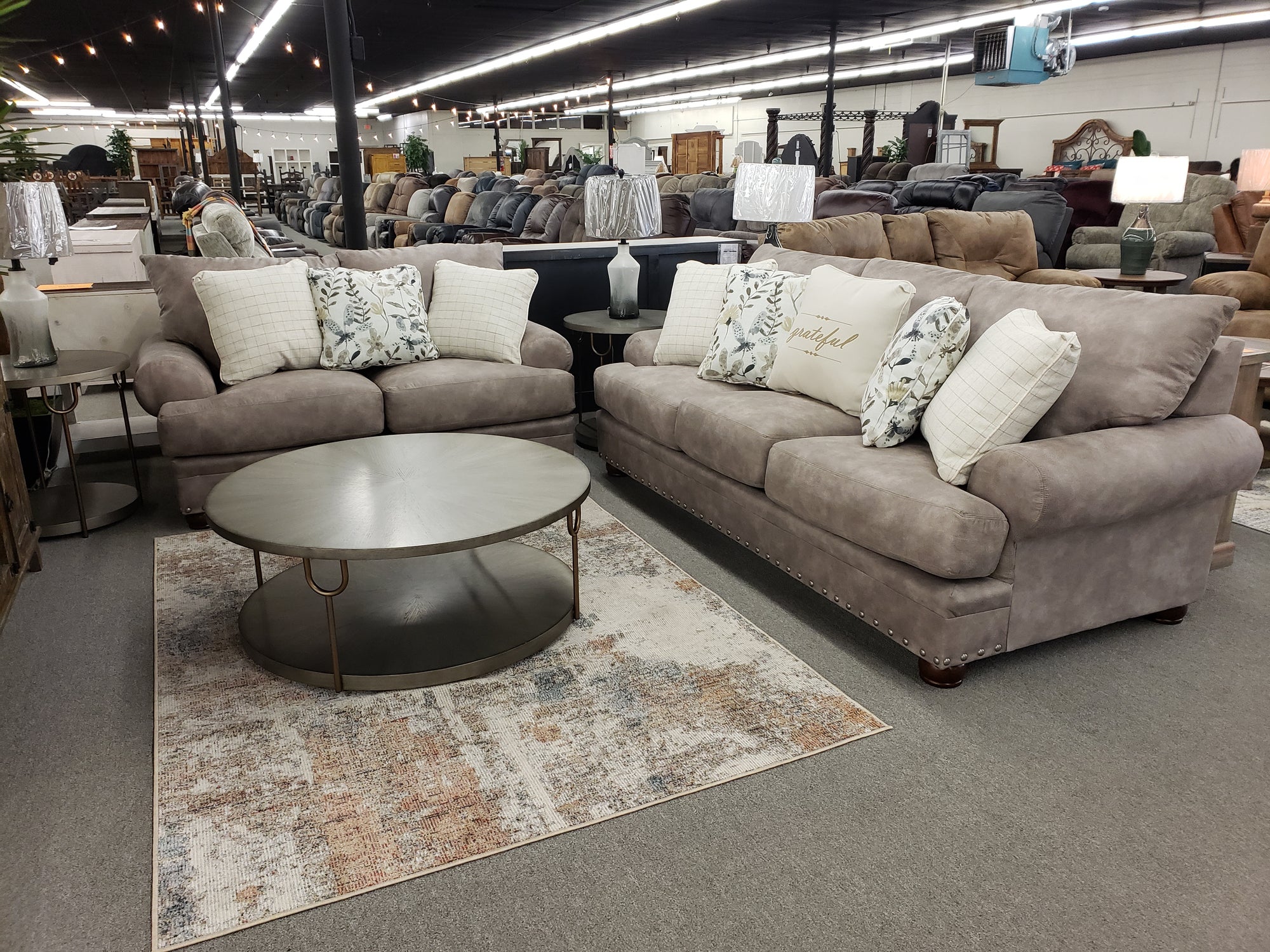 3194 FI-CNJ Fabric Sofa & Loveseat