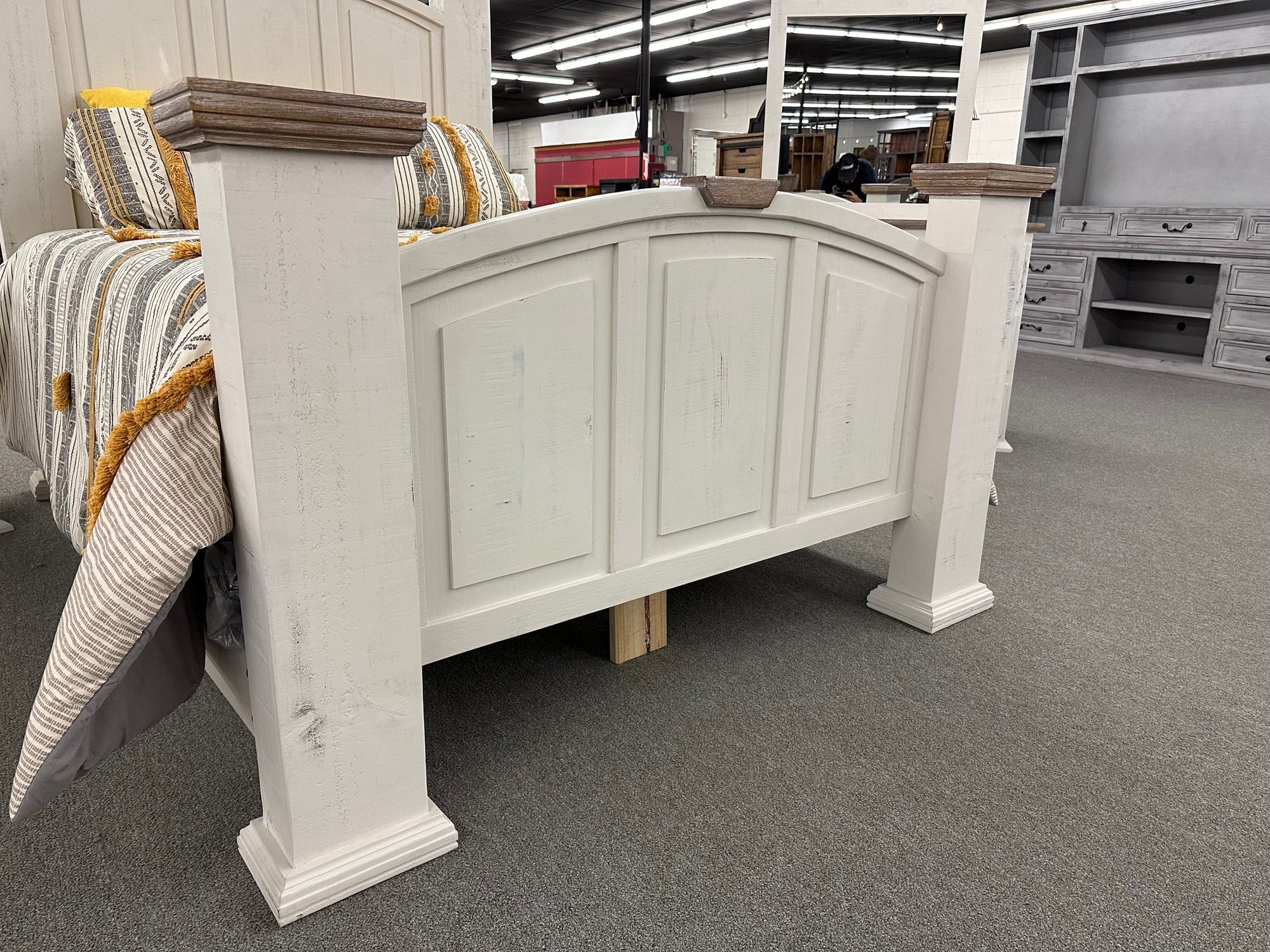 WH Tall Mansion FI-D Queen Bed Set
