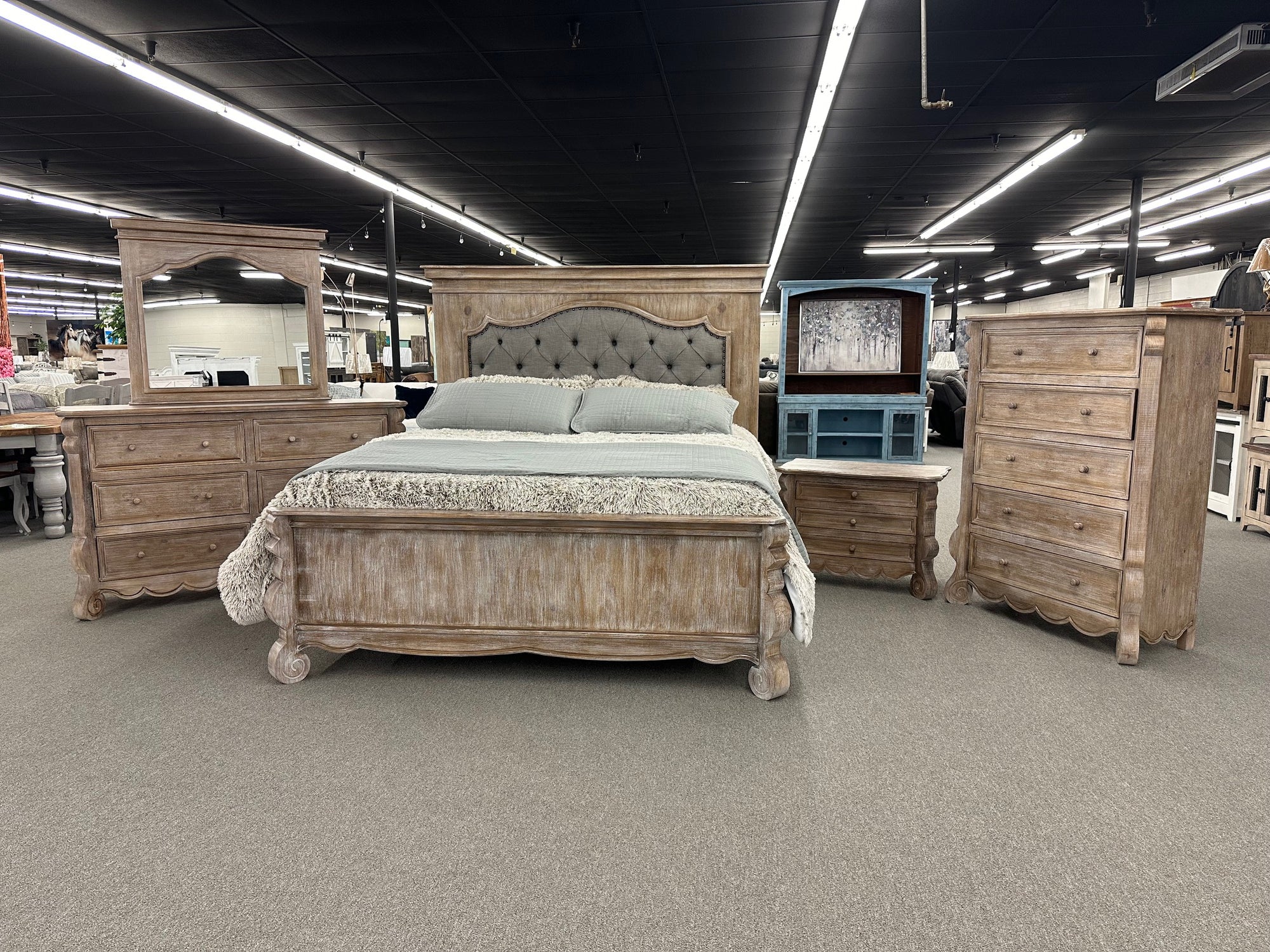 411 FI-M Vinny Queen Bed Set