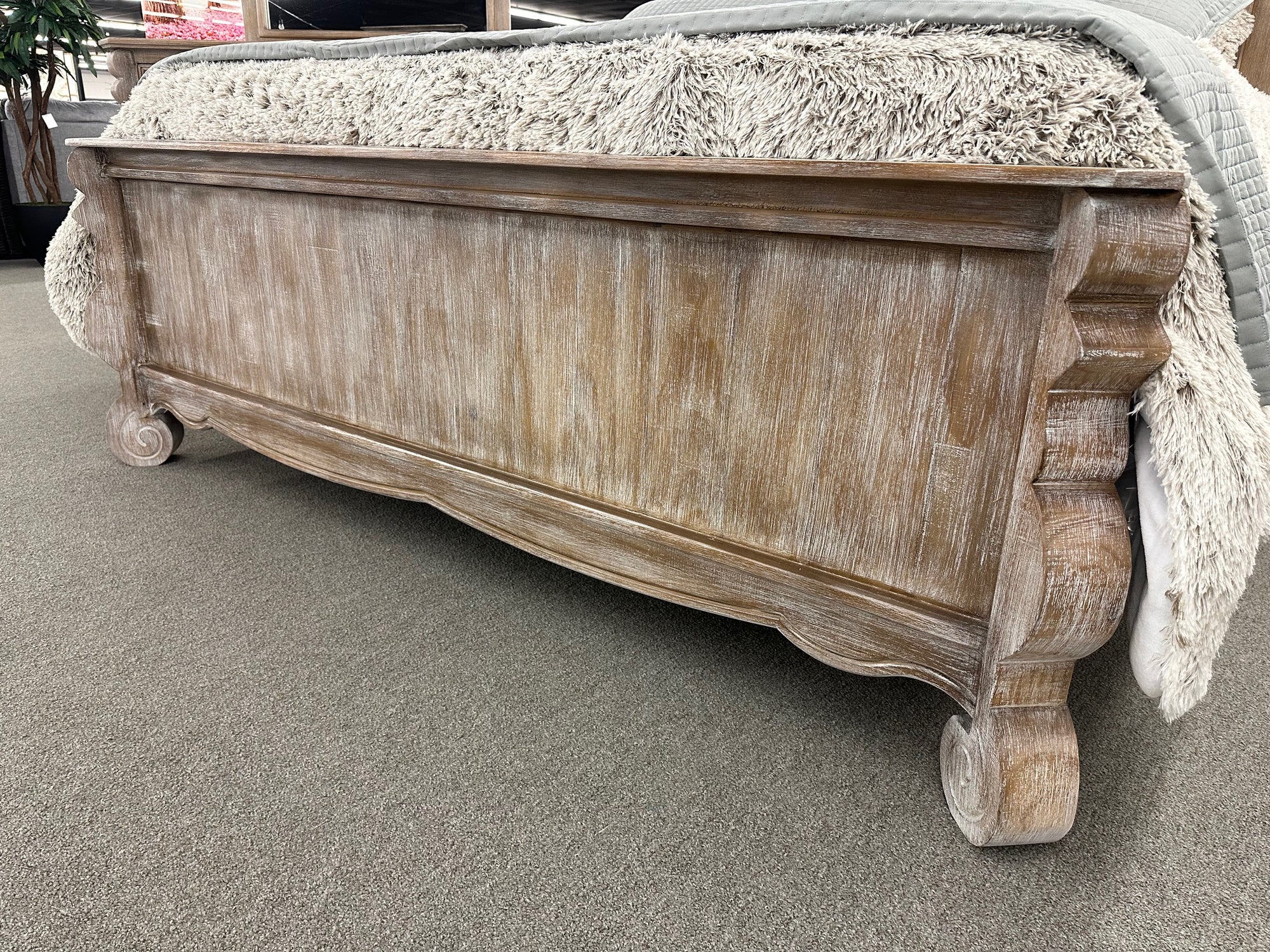 411 FI-M Vinny Queen Bed Set