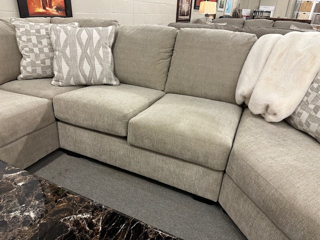 638 FI-A 3pc Sectional