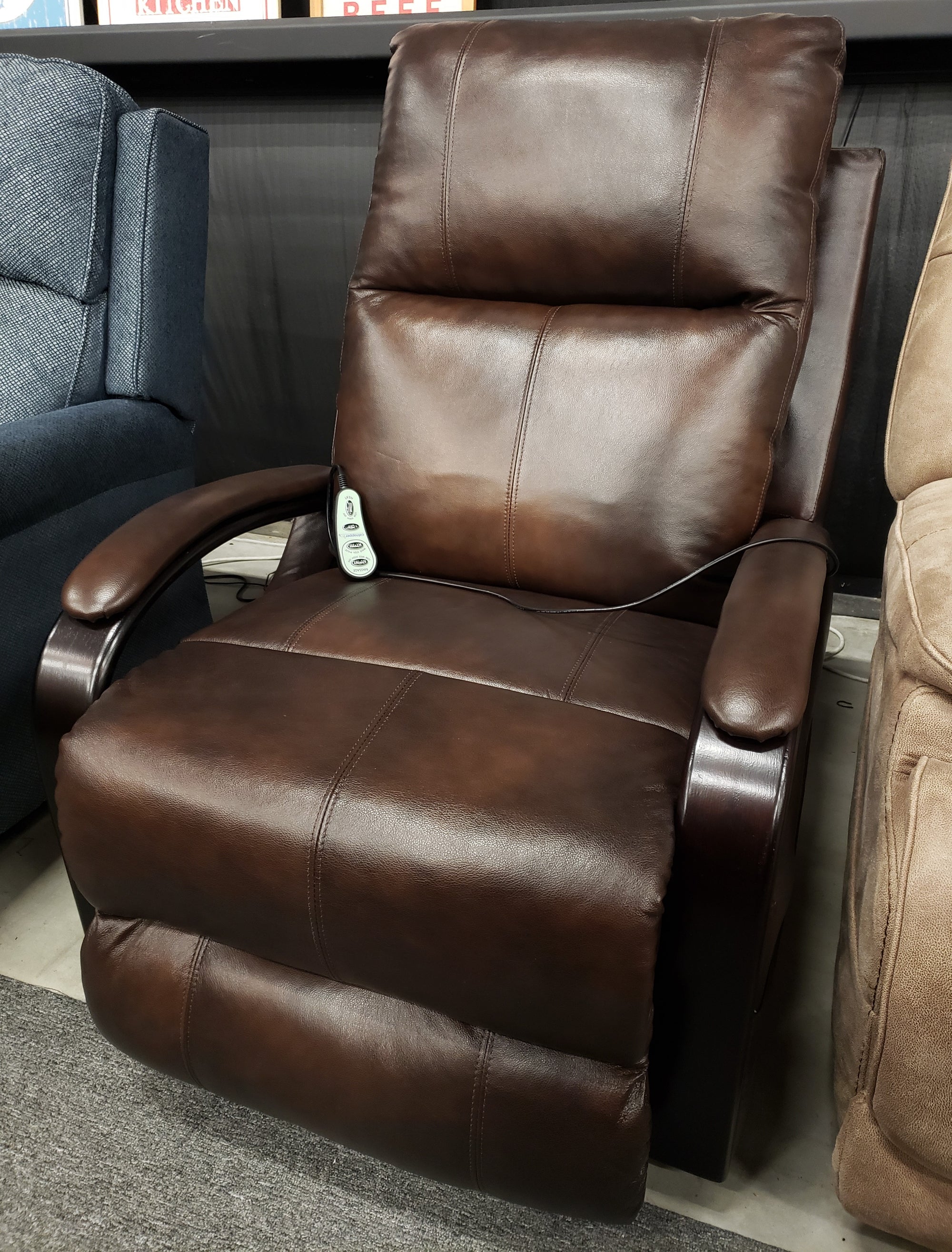 5816 FI-CnJ Glider Recliner w/Heat & Massage