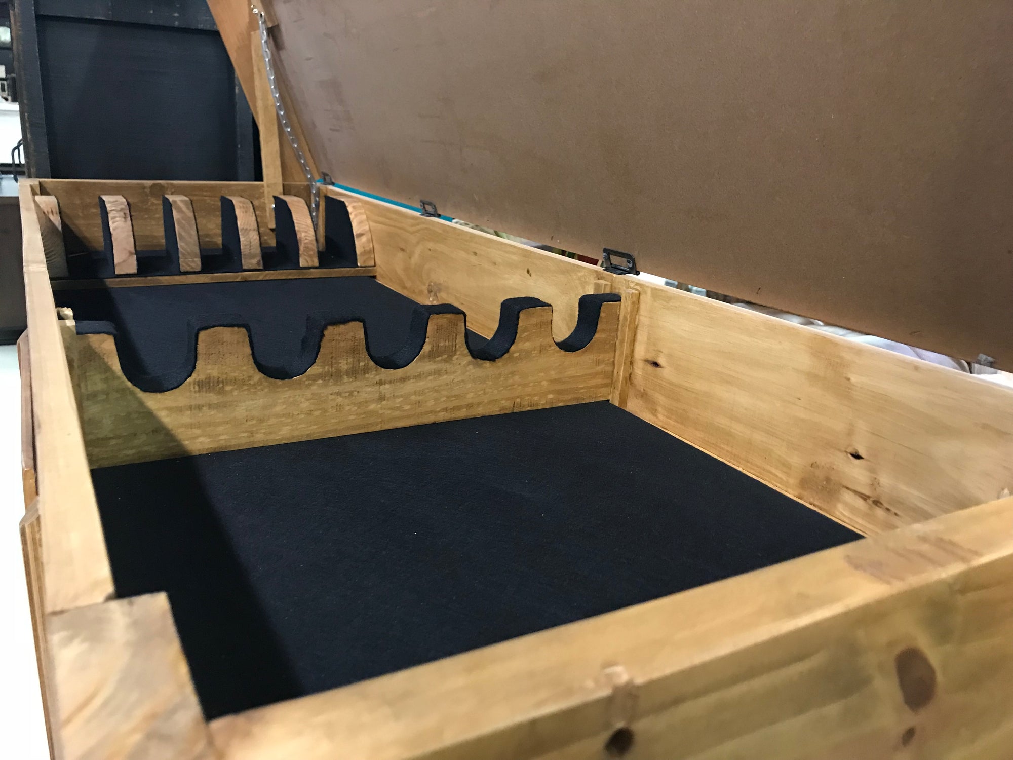 Jon-Com 94G-FI Gun Chest