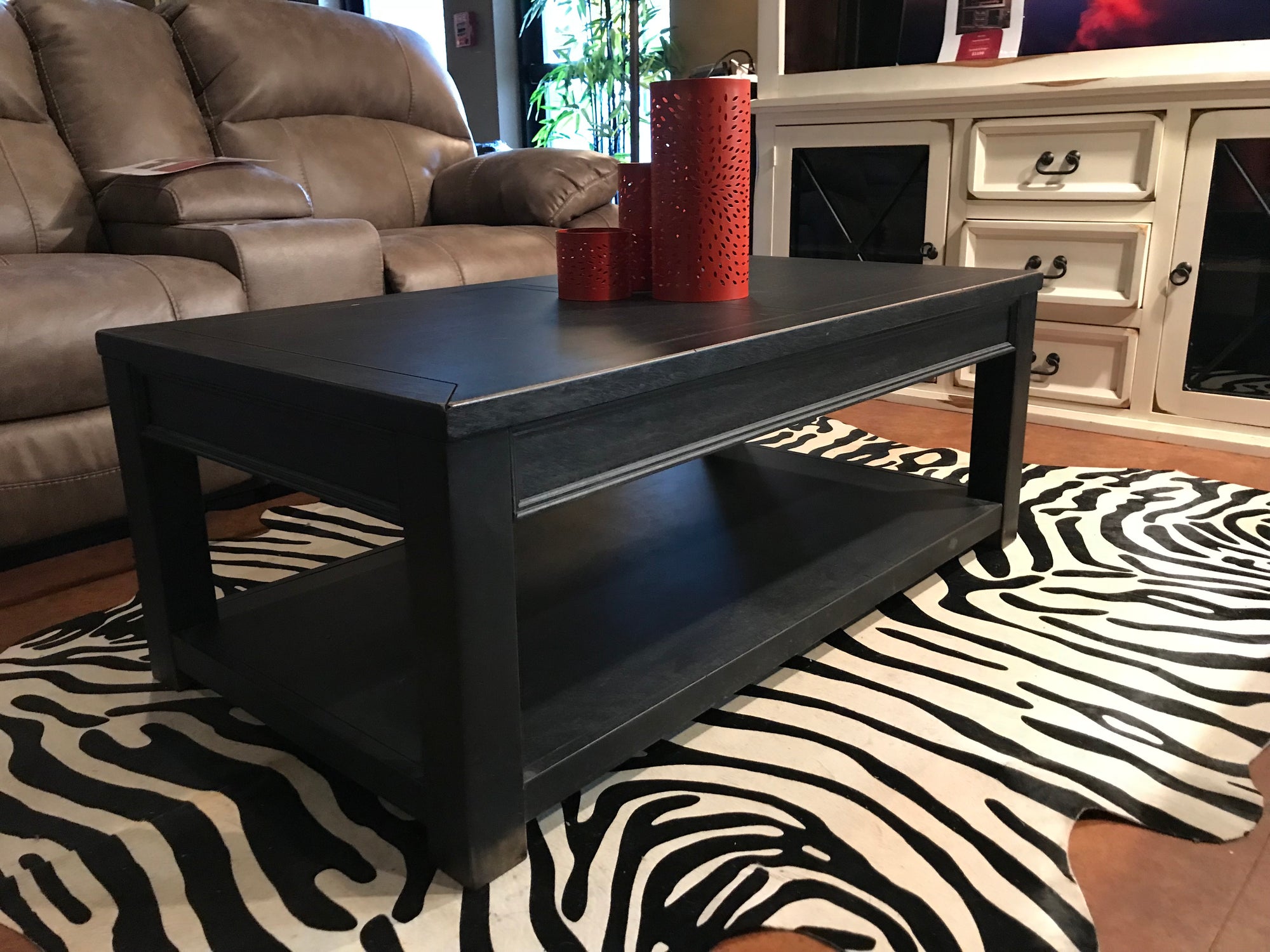 T843FIA Occassional Tables