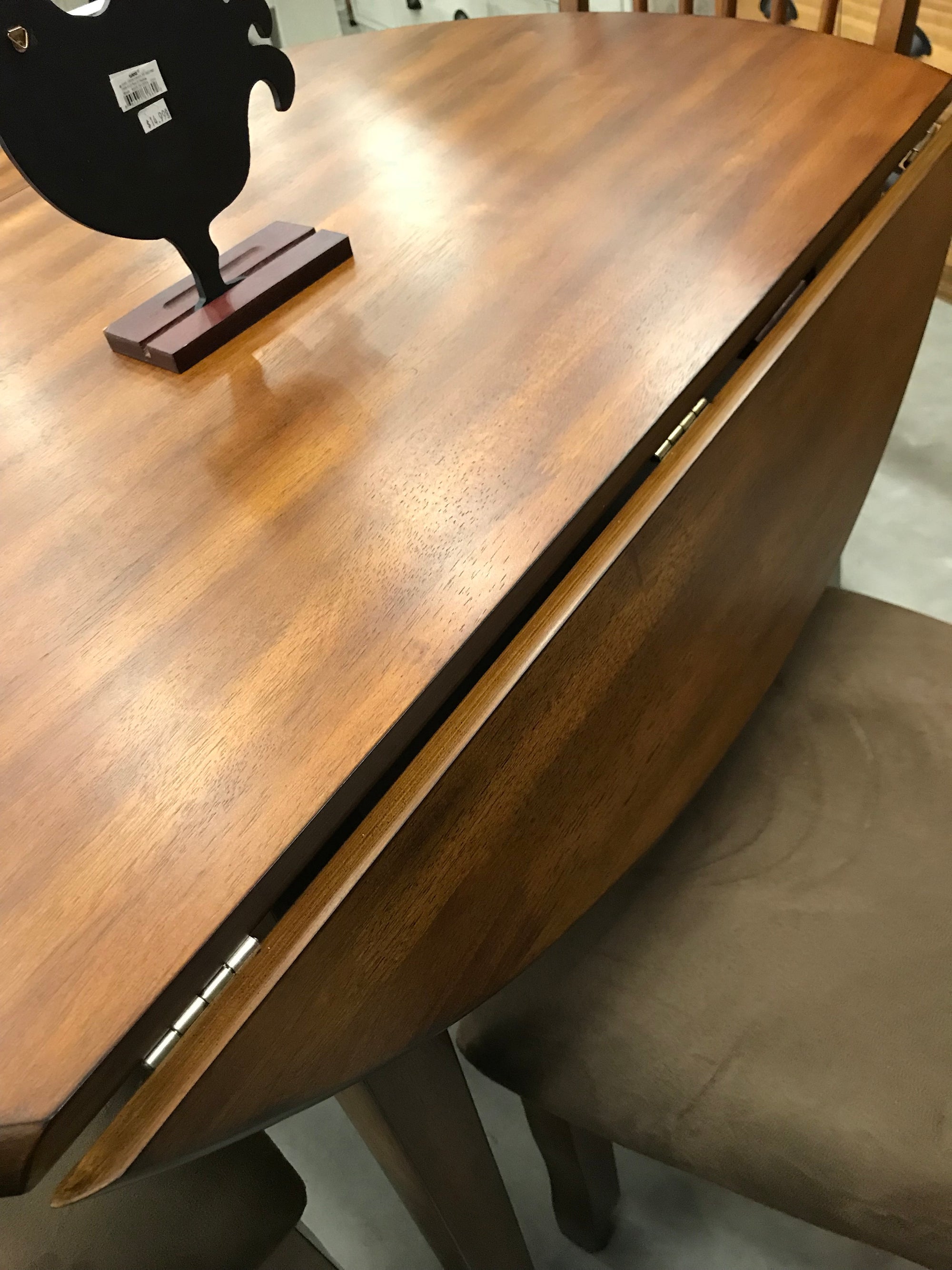 D200 FI-A Hickory Stain Drop Leaf Table with 2 chairs