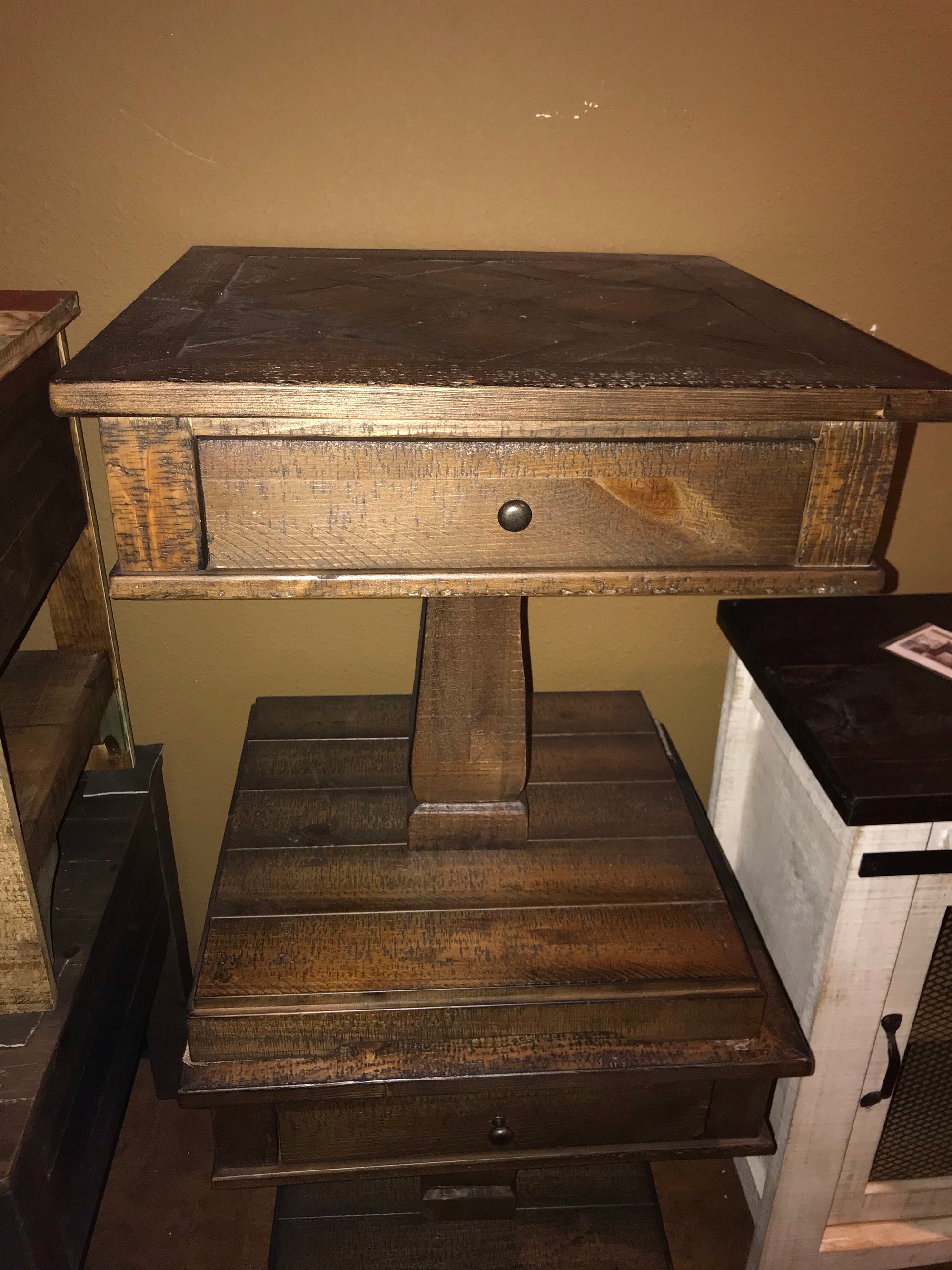 T998FIA End Table