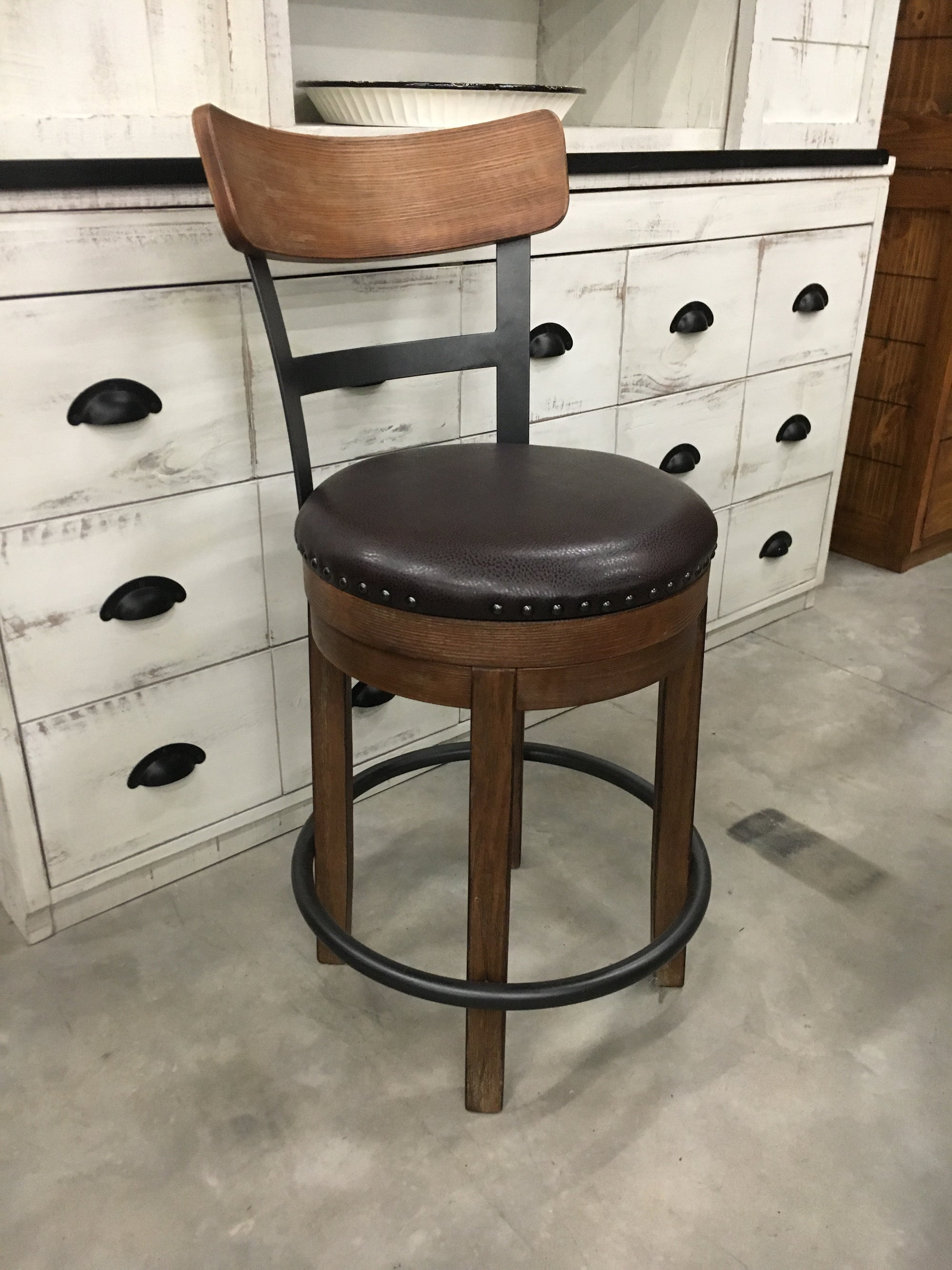 D653-235 FI-A Upholstered Swivel Barstool