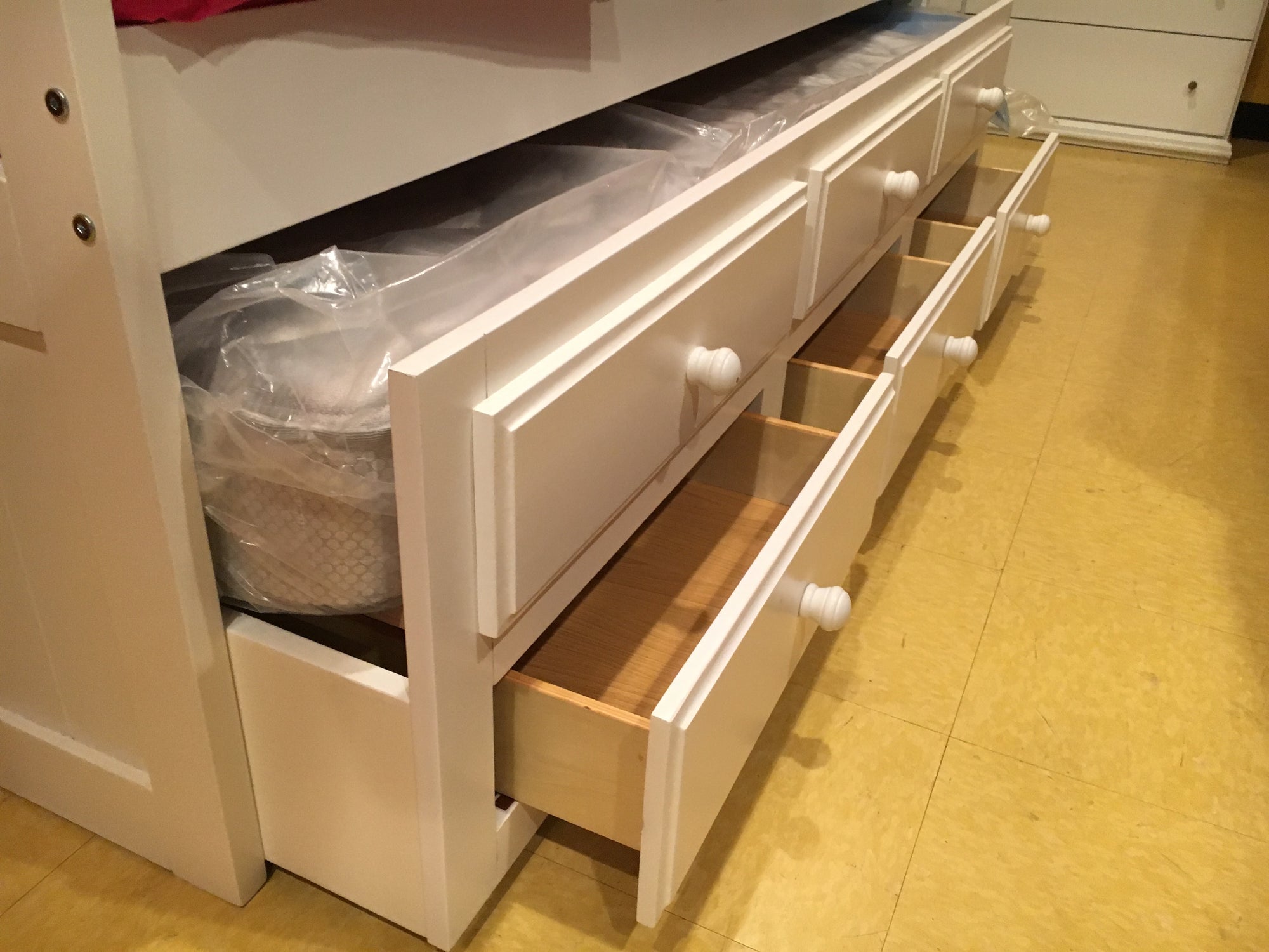 214TW FI-D Twin Mission in White w/Trundle and Drawers