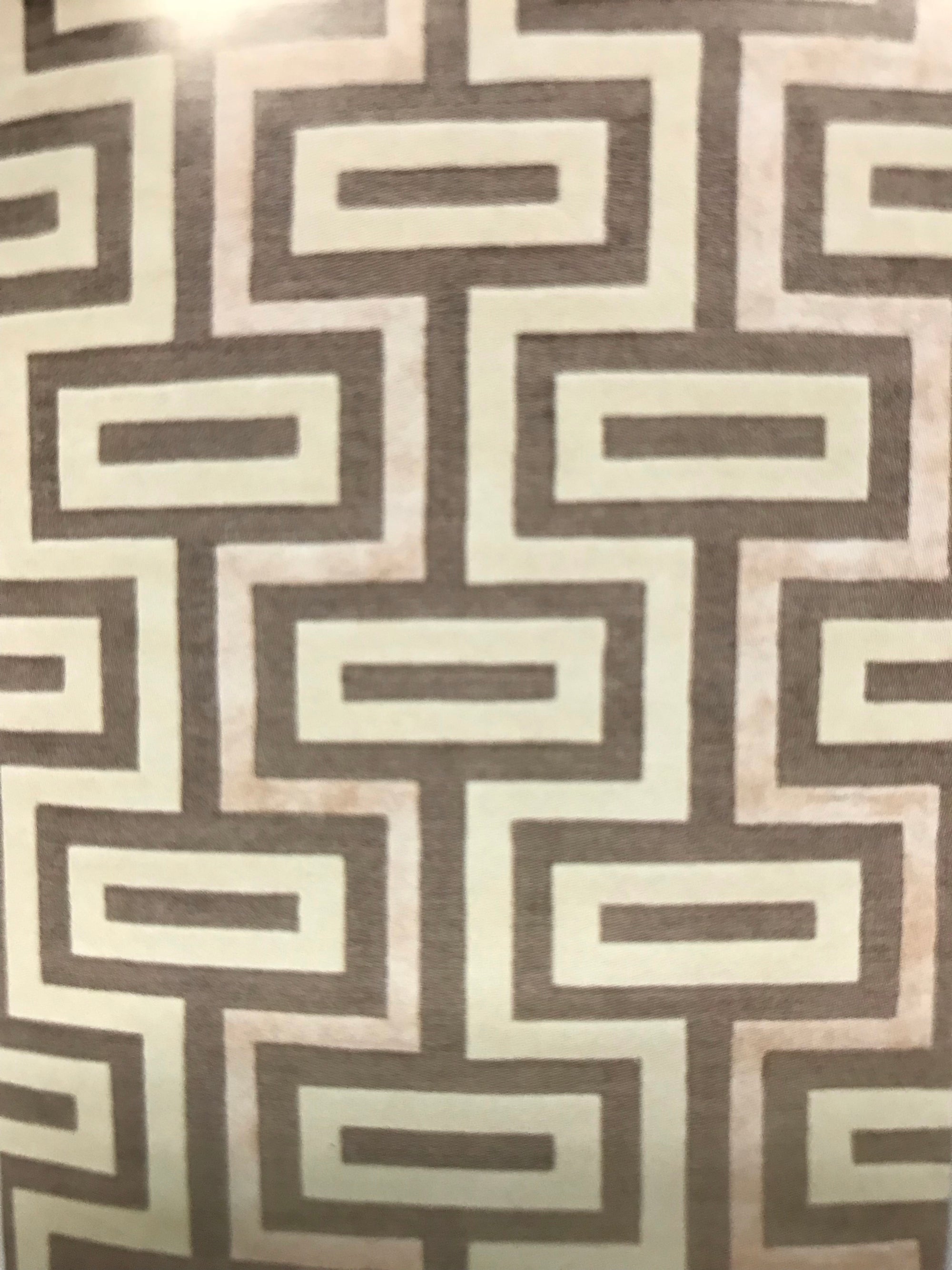 AE2569FIP Aspire Wool with Silk Maze Ivory/ Grey 5x8 Rug ?