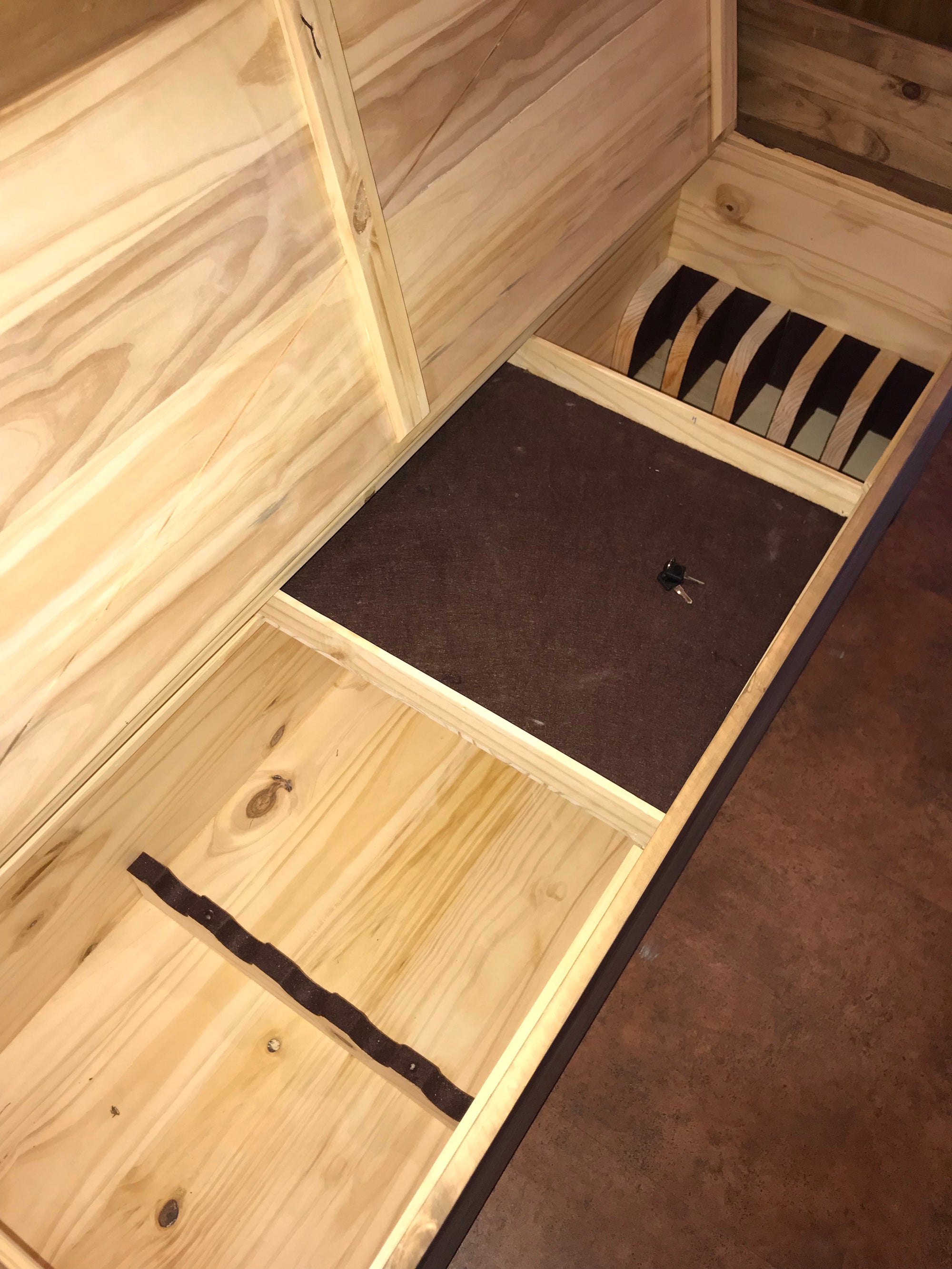 19-2-21-36FI-MDR Gun Trunk with iron Trim