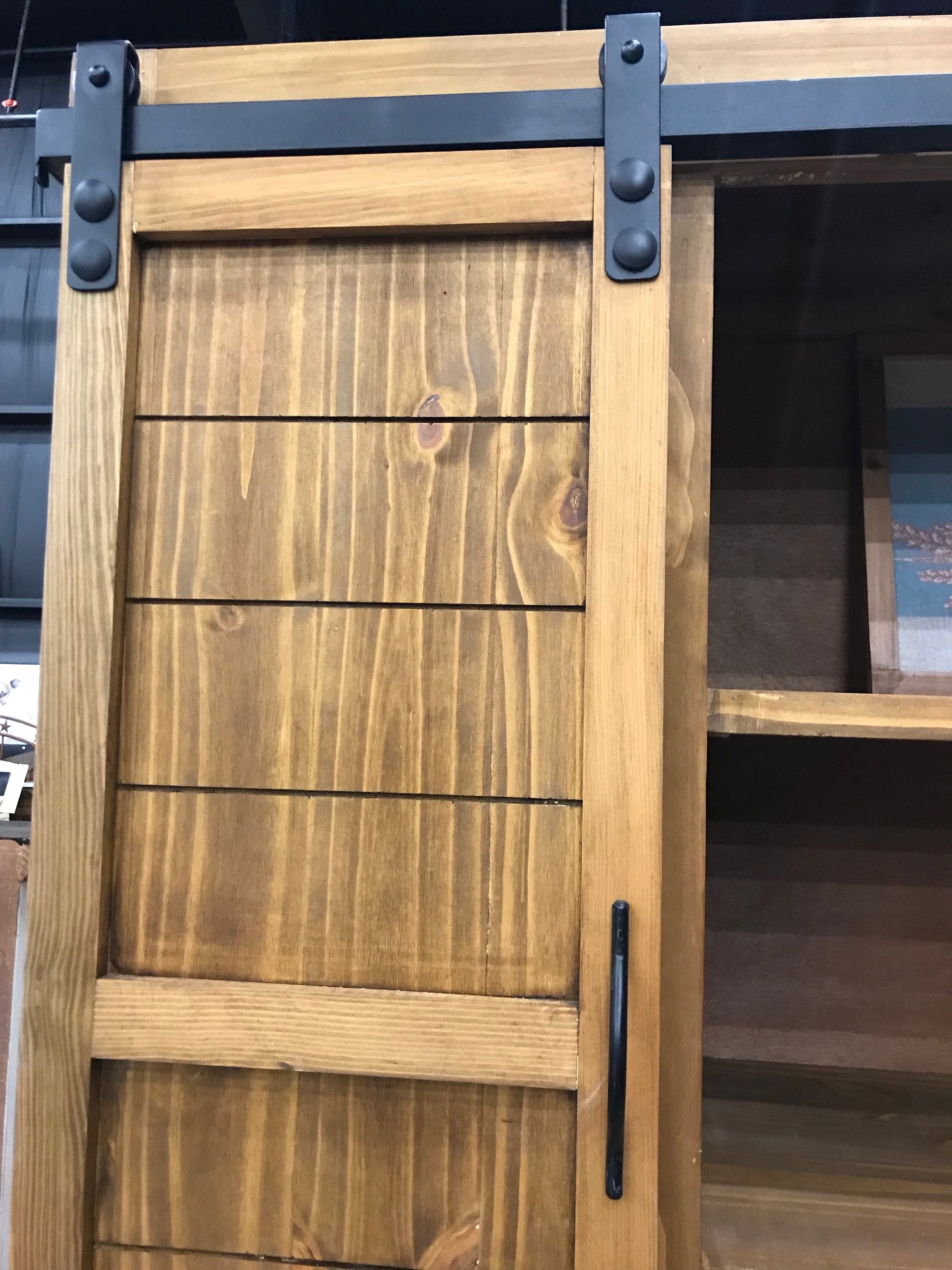 J267FI Joan China Buffet & Hutch