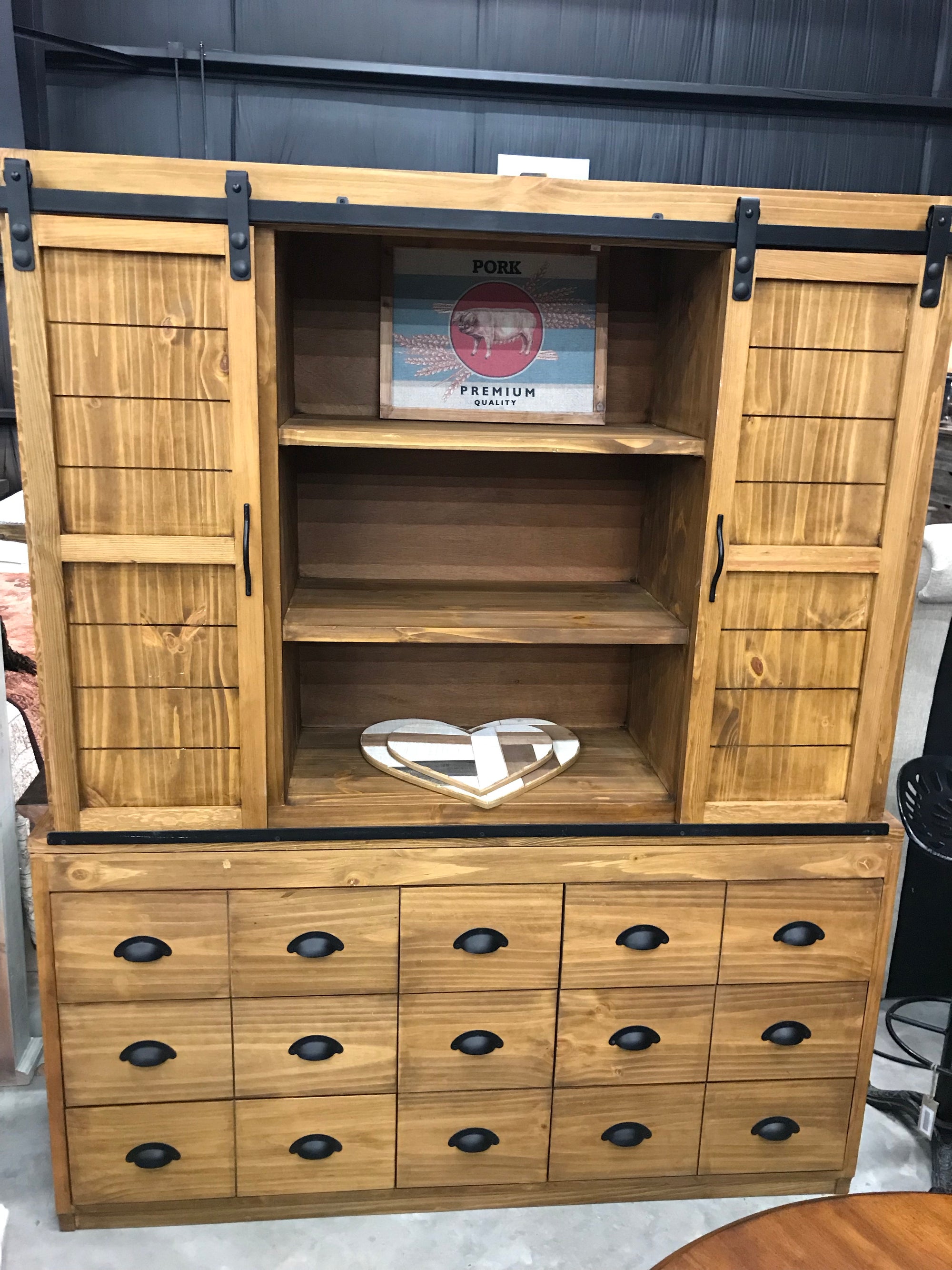 J267FI Joan China Buffet & Hutch