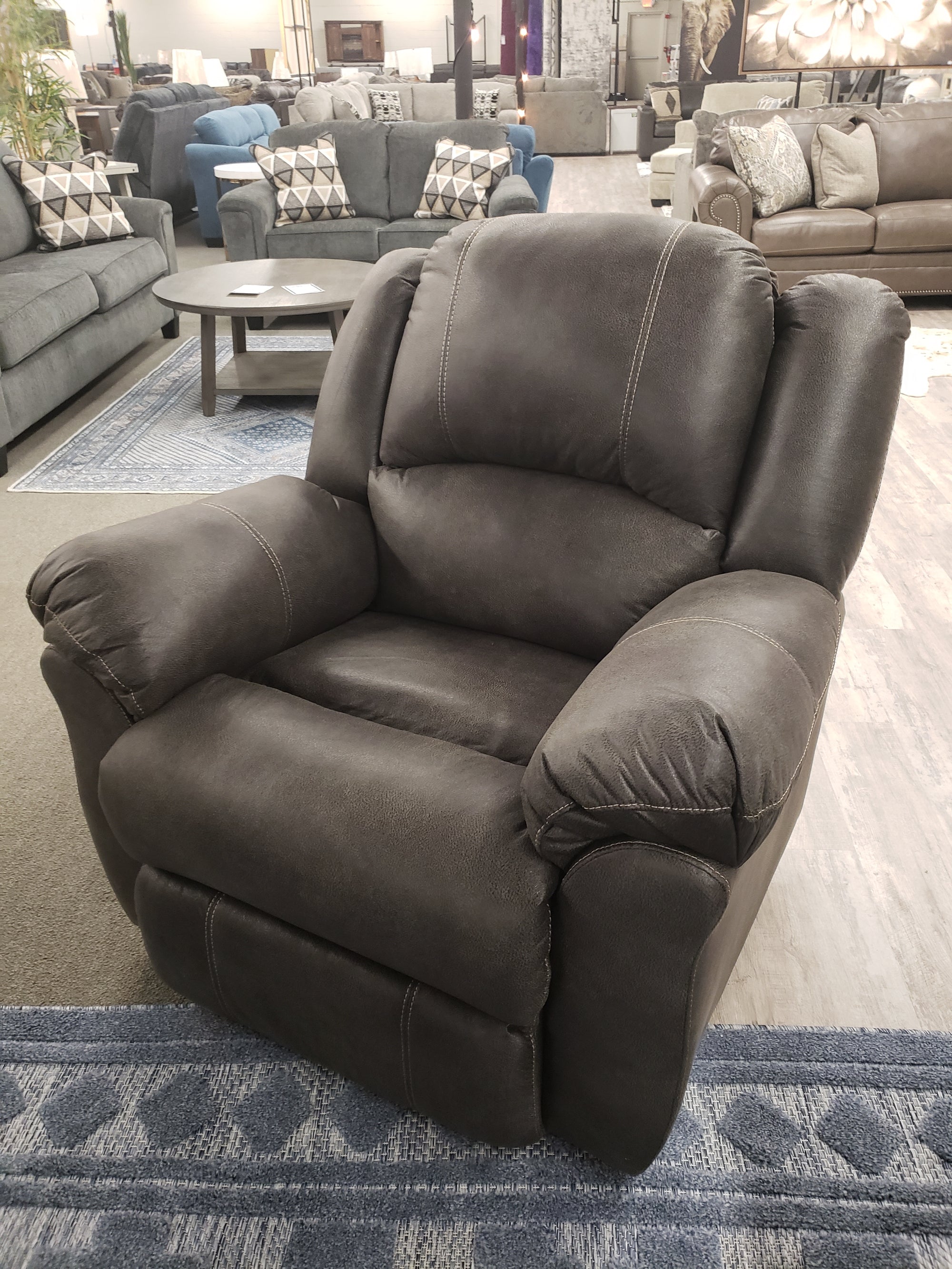324 FI-HS Reclining Sofa And Loveseat