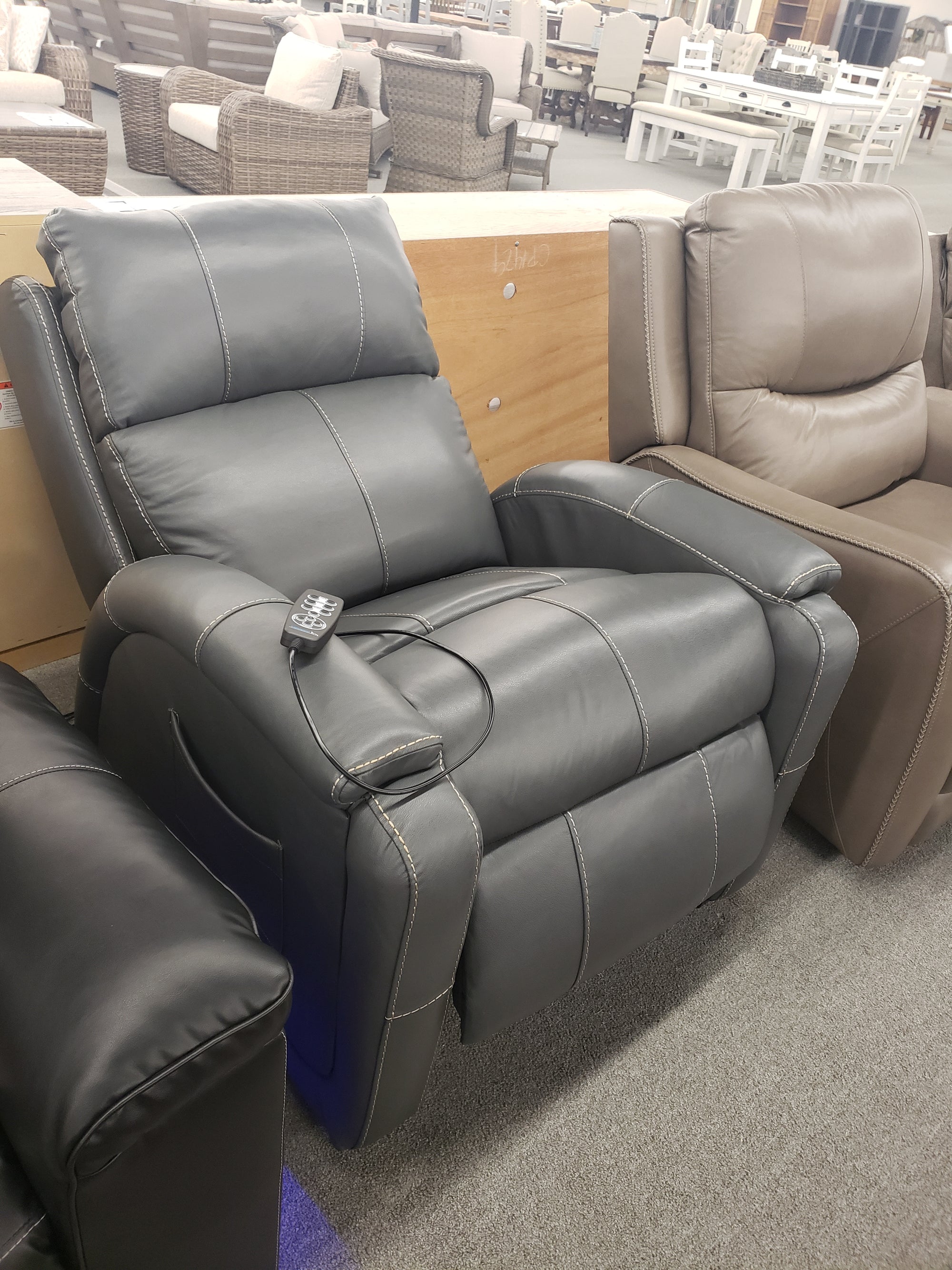 5806FI-CNJ Leather Powered Recliner W/Zero Gravity And C3 Massage