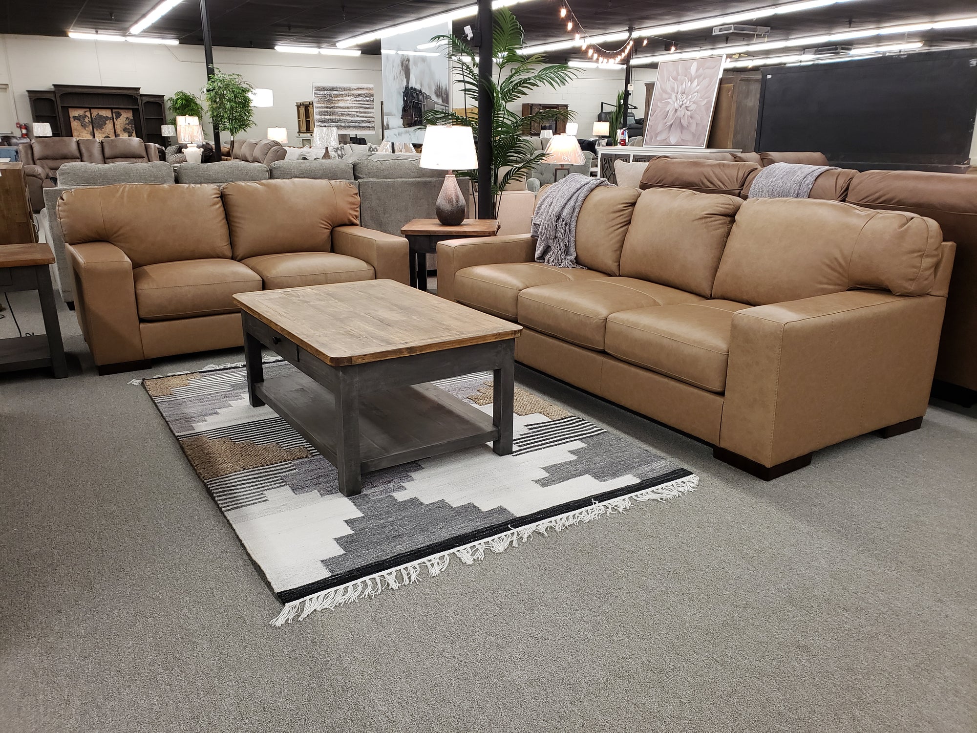 684 FI-A Leather Sofa & Loveseat