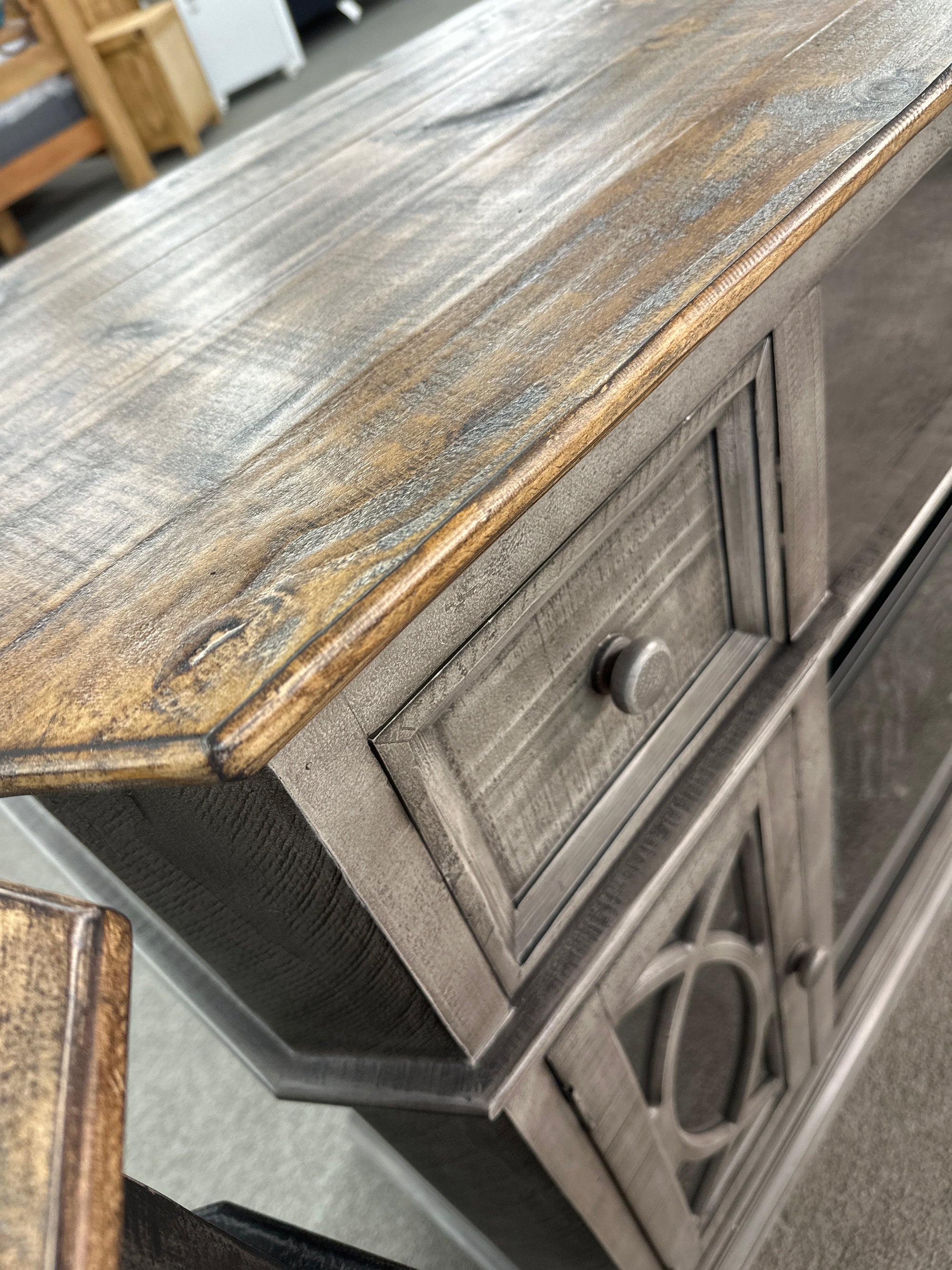 WDA-319 Fish Fireplace Console