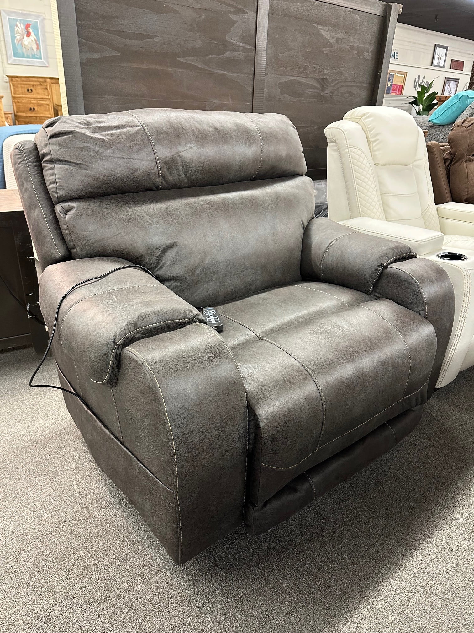 413 FI-CNJ PWR Reclining Sofa And Loveseat W/ADJ Headrest, Heat & Massage