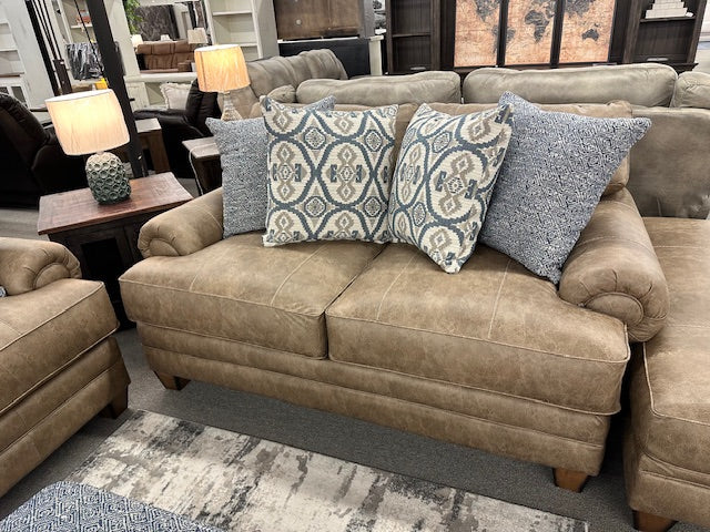 068 FI-F Deep Seat Sofa & Loveseat