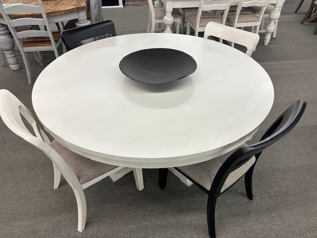 PCD935 FI-A Round Dining Table W/4 Chairs