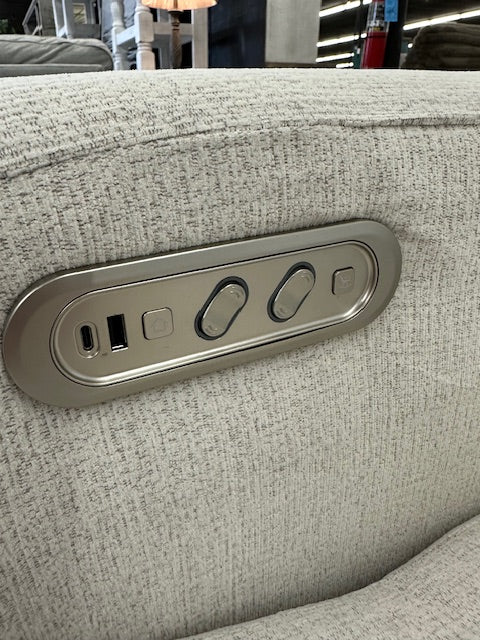 4252 FI-CNJ Auto-Glide Power Recliner W/Adjustable Headrest