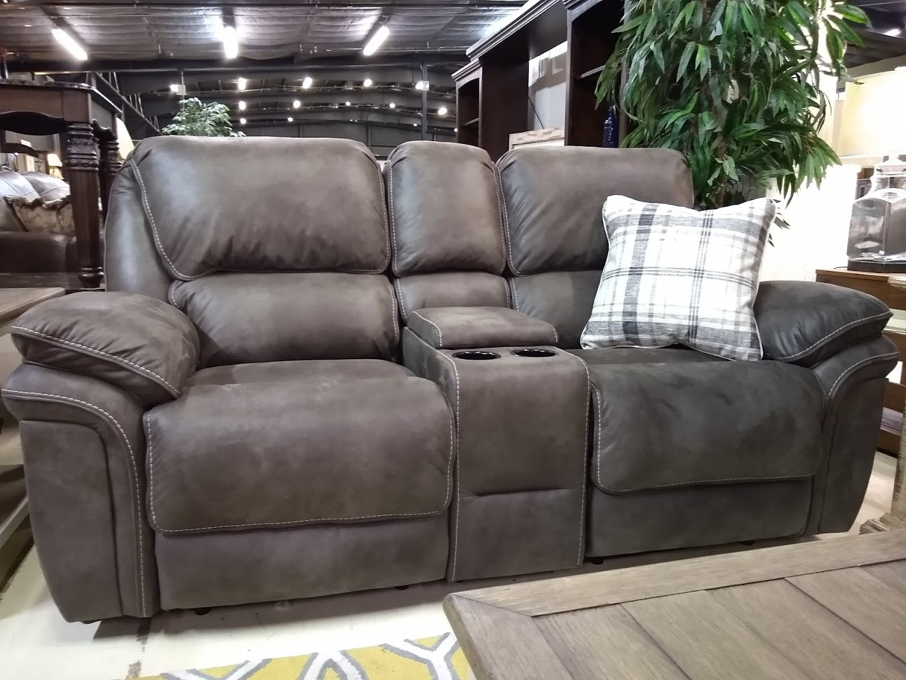 910 FI-A Reclining Sofa and Loveseat