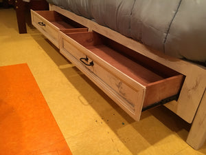Cam2DB FI Daybed w/Storage Drawers Stressed White