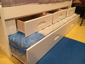1333 FI-D Twin Captains White Bed w/Trundle and Drawers