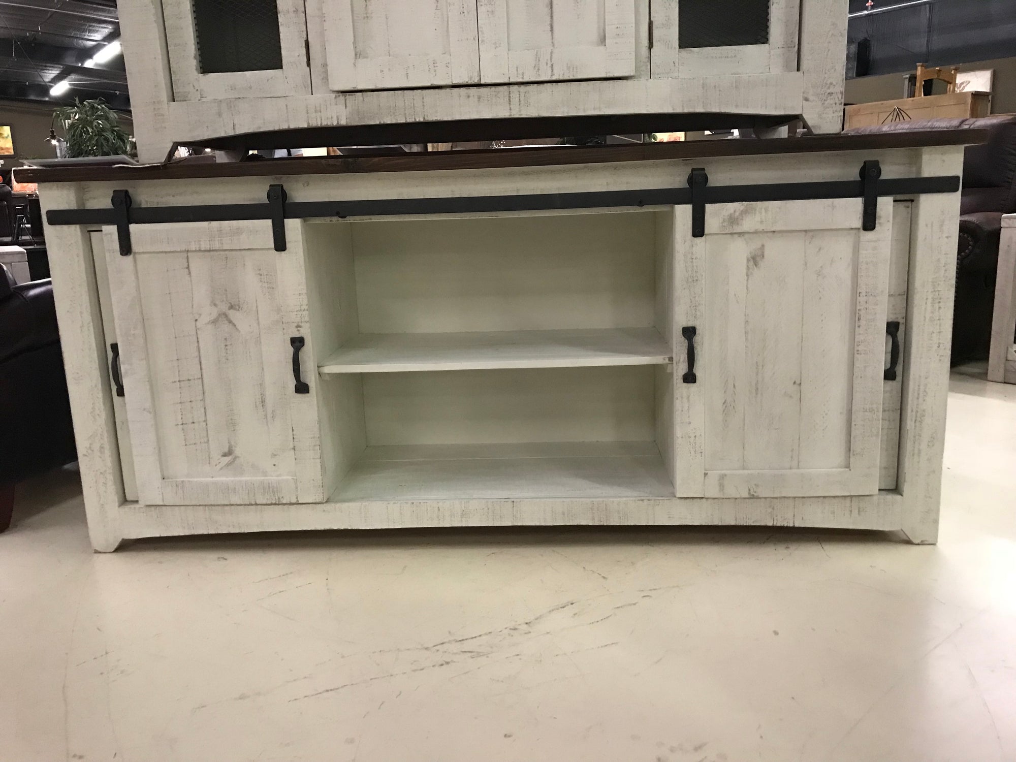 2133FI Barndoor  70" TV Stand with Mess Distressed White